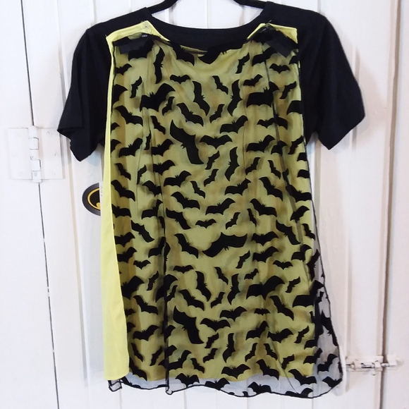 Juniors Batman Shirt - Picture 2 of 6